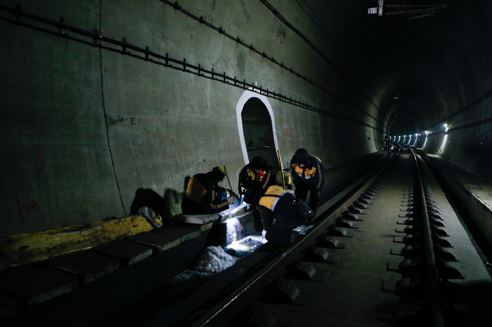 平阴铁路运营隧道病害现状